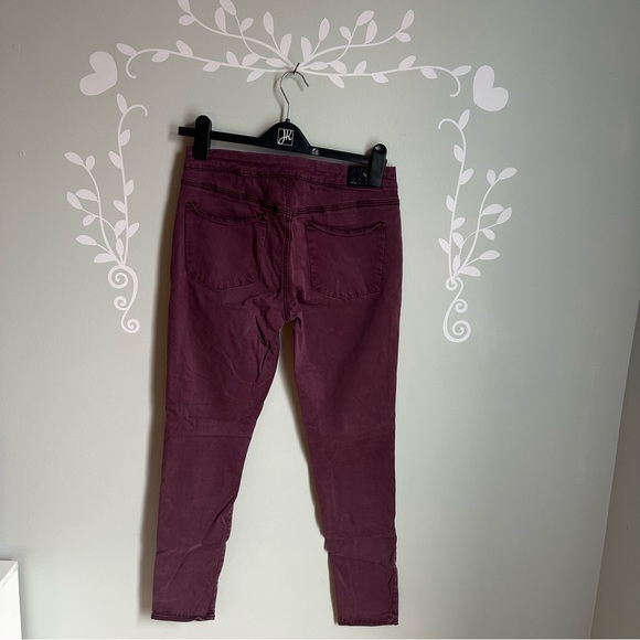 American Eagle Burgundy Super Stretch Jeggings in size US 10 - Picture 4 of 7